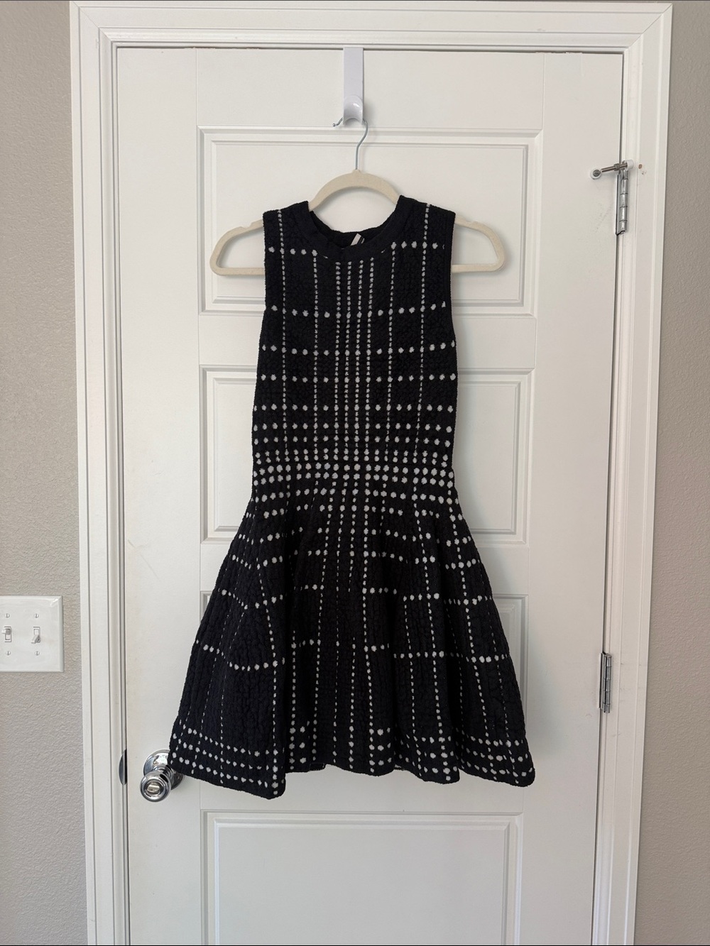 Reversible Black & White Dot Pattern Knit Dress